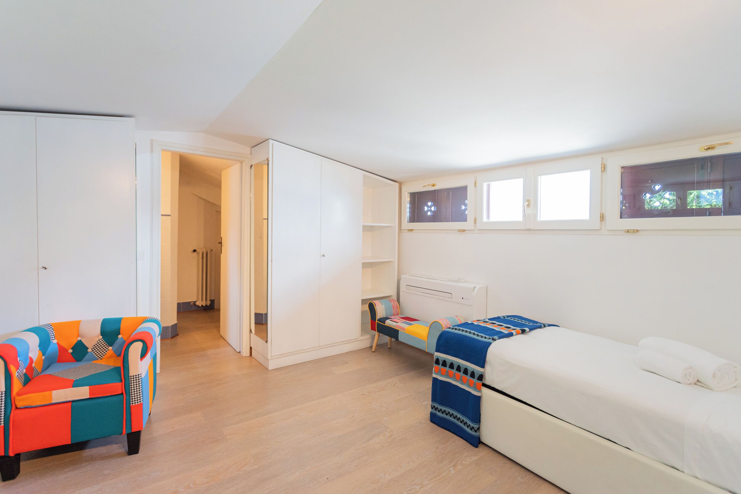 Villa (Villa Bianca - Front Lake Pool) | 4 camere, ferro/asse da stiro, lenzuola