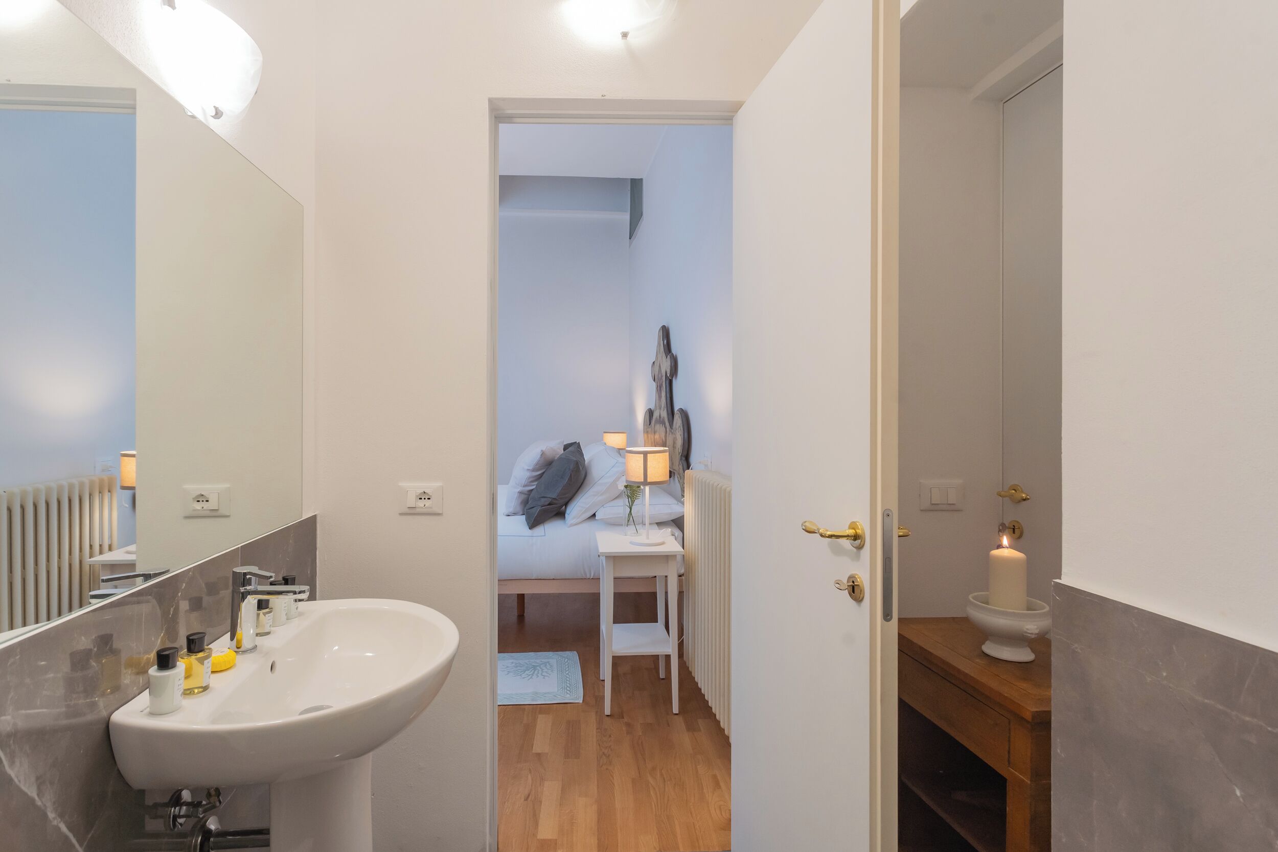 Apartemen, pemandangan kebun (Magnolia) | Kamar mandi | Perlengkapan mandi gratis, pengering rambut, kloset, dan handuk