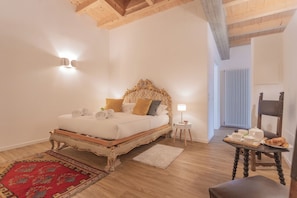 Apartment (Ginko Apartment) | 1 bedroom, iron/ironing board, cribs/infant beds, free WiFi - Luxury Apartments in Villa Cardinal Ciceri by Rent all Como (San Fermo della Battaglia)