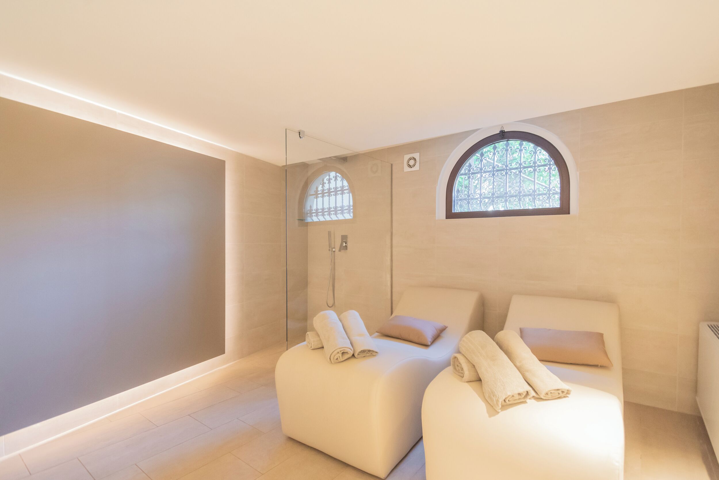 Villa (3 Bedrooms) | Private spa tub