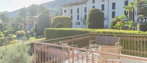 别墅 (3 Bedrooms) | 露台