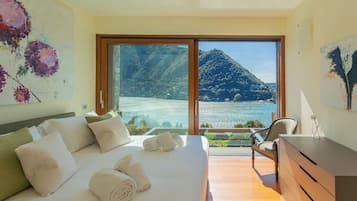 4 habitaciones y espacio para trabajar con laptop