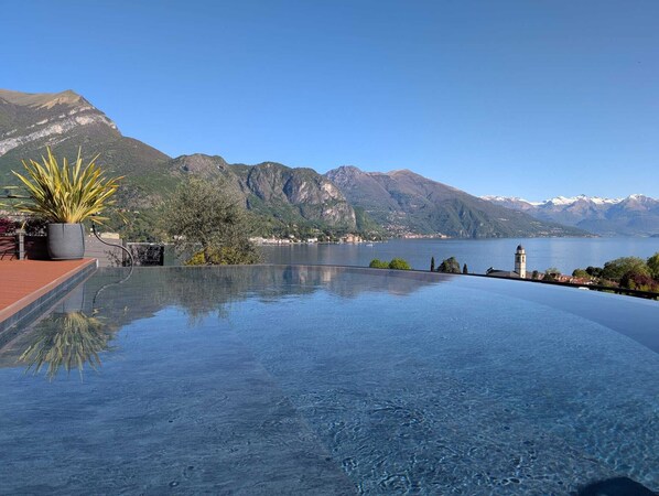Seasonal outdoor pool, sun loungers - Villa Cosima in Bellagio With Private Pool by Rent all Como (Bellagio)