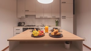 Leilighet (0 Bedroom) | Eget tekjøkken | Espressomaskin, ovn, vannkoker og høy barnestol