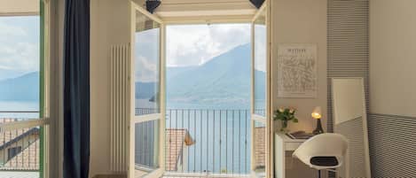 Apartment (1 Bedroom) | 1 bedroom, laptop workspace, bed sheets