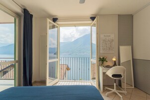 1 habitación, espacio para trabajar con laptop y ropa de cama 