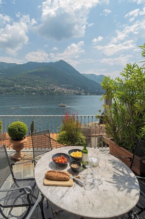 Apartment (3 Bedrooms) | Interior - Vista Lario by Rent all Como (Carate Urio)