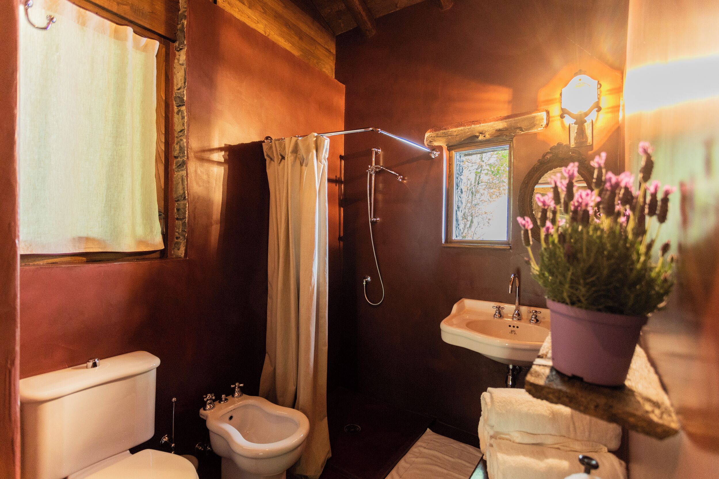 Vila (3 Bedrooms) | Banheiro | Chuveiro, produtos de toalete grátis, bidê, toalhas de banho