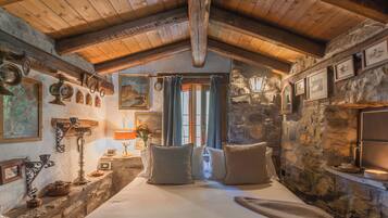 Vila (3 Bedrooms) | 3 quartos, espaço de trabalho para notebook