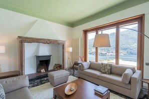 Villa (Multiple Bedrooms) | Living area - Villa Chiara Moltrasio With Private Garden by Rent all Como (Moltrasio)