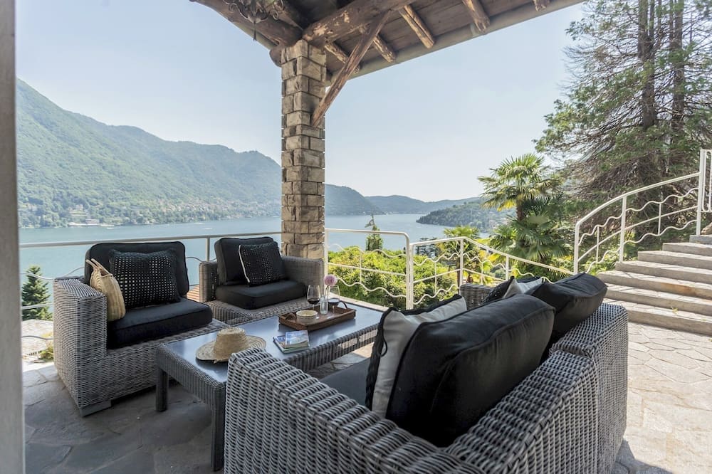 Villa Chiara Moltrasio With Private Garden by Rent all Como