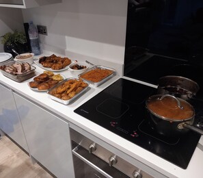 Leilighet | Eget kjøkken | Kjøleskap, mikrobølgeovn, ovn og kokeplater