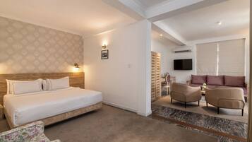 2 habitaciones, escritorio y espacio para trabajar con laptop