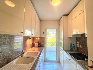 Fridge, microwave, coffee/tea maker, toaster