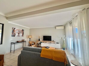 TV
