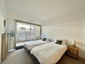 2 bedrooms, iron/ironing board, free WiFi, bed sheets - Vintage apartment - La Croisette (Cannes)