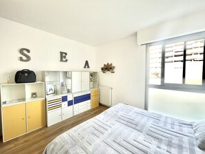 Fer et planche à repasser, Wi-Fi gratuit, draps fournis