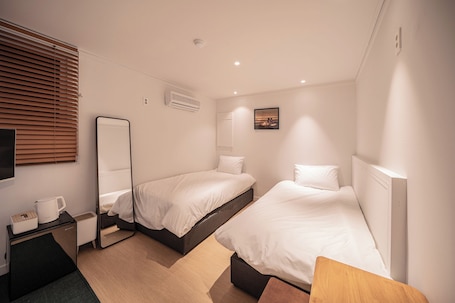 商务双床房 | 办公桌、笔记本电脑工作区、免费 WiFi