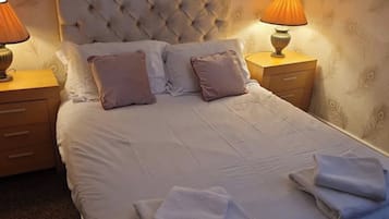 4 bedrooms, iron/ironing board, free WiFi, bed sheets