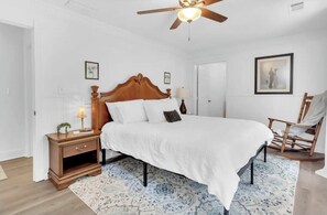 5 bedrooms, desk, iron/ironing board, free WiFi