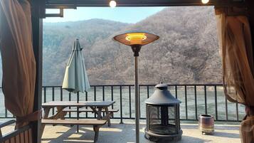 Chalet familiar, vista al lago | Terraza o patio