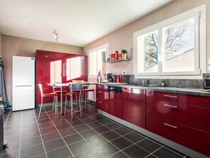 Refrigerador, microondas, horno, lavavajillas