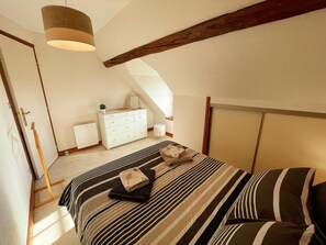 3 bedrooms, free WiFi - Vineyard cottage, all-inclusive, garden & bikes, near Saumur-Chinon-Langeais (Benais)