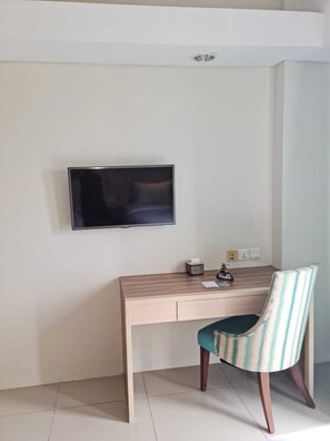 Superior Room, 2 Single Beds, Non Smoking, City View - Bogor Icon Condotel by Holla (Bogor)