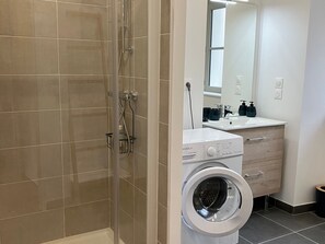Bathroom - New Apartment with Terrace in the Heart of Le Palais (Le Palais)