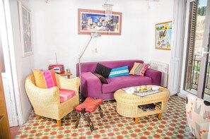 Flat-screen TV - Apartamentos turísticos Teatro Romano (Cartagena)