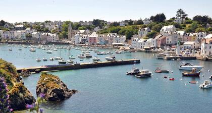 Appartement au coeur de Sauzon avec vue sur port, prĂšs de la plage, Wifi