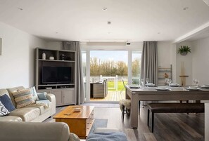 TV, videospill og kontorer