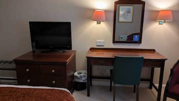 Double Room | Desk, laptop workspace, free WiFi