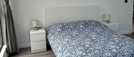 6 chambres, fer et planche à repasser, lit parapluie, Wi-Fi gratuit