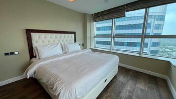 Family Apartment, Mountain View | Seterika/papan seterika, Wi-fi percuma, akses kerusi roda