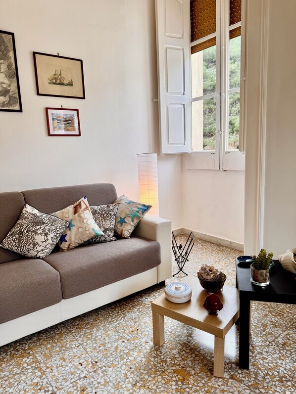 Smart TV - La Piattaforma, your home with a private sea view (Santa Cesarea Terme)