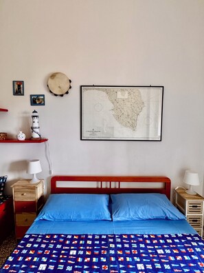 2 habitaciones, tabla de planchar con plancha y cuna de viaje 