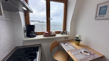 KylskÄp, mikrovÄgsugn, ugn och spishÀll