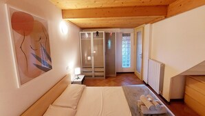 Apartment, 3 Bedrooms, Balcony, Lake View | Living room - Terraced House With Private Garden (Villanuova sul Clisi)