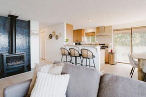 Smart TV, fireplace, foosball, books - Private Blufftop · Oceanview Hot Tub · Fire Pit (Port Angeles)
