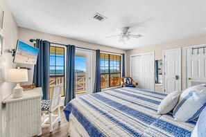 2 slaapkamers, een strijkplank/strijkijzer, internet, beddengoed