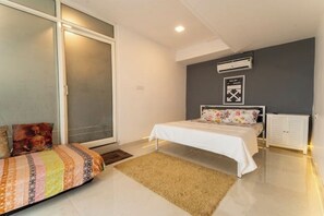 3 bedrooms, WiFi, bed sheets