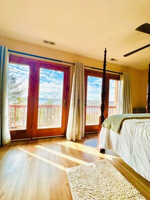 3 bedrooms, desk, iron/ironing board, travel cot