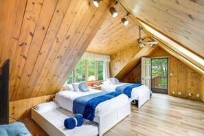 3 bedrooms, desk, iron/ironing board, travel crib