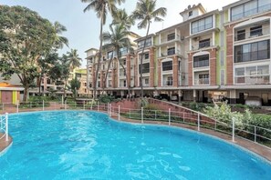 Pool - Modern and Luxurious Apartment in Candolim (Candolim)