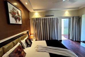1 bedroom, WiFi, bed sheets - Modern and Luxurious Apartment in Candolim (Candolim)