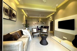 Living area - Modern and Luxurious Apartment in Candolim (Candolim)