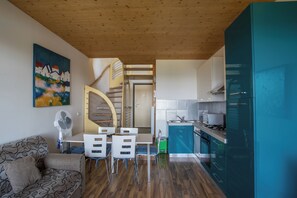 Appartement, 3 chambres, balcon, vue sur le lac | Salle de séjour