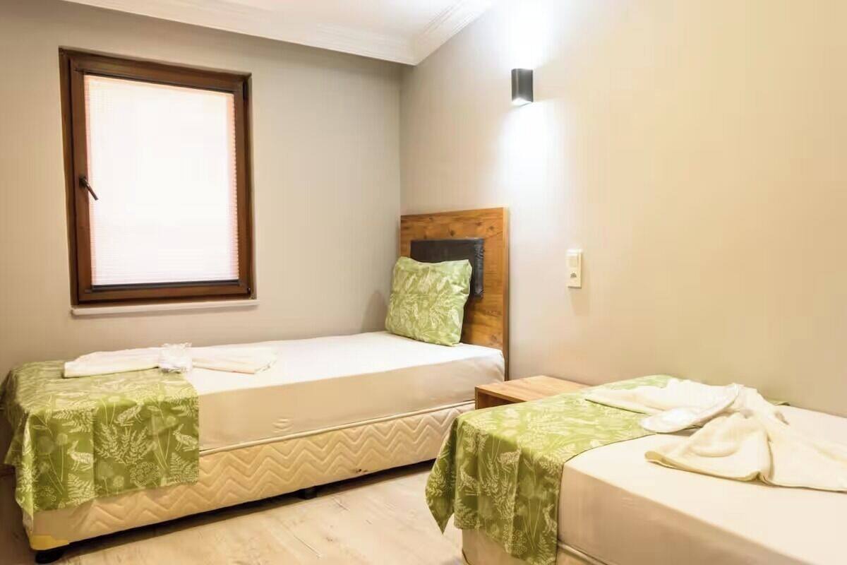 Habitación individual económica | Escritorio, espacio para trabajar con laptop y wifi gratis