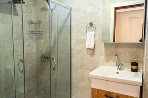 Wi-fi (inkludert) og sengetøy